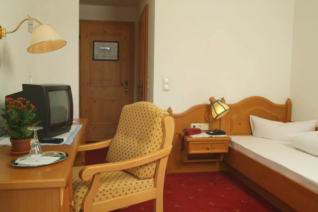 Hotel-Garni Stern - Bed & Breakfast & More イムスト エクステリア 写真